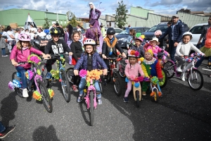 Saint-Maurice-de-Lignon : le corso fleuri anime le village (vidéo)