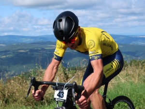 Serge Mayet prend la 6ème place au scratch de la grimpée de Peyra Taillade