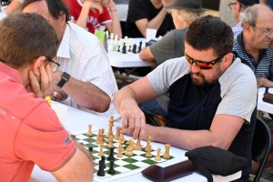 Yssingeaux : des parties d&#039;échecs très serrées sur la place Carnot