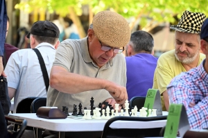 Yssingeaux : des parties d&#039;échecs très serrées sur la place Carnot