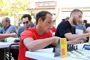 Yssingeaux : des parties d&#039;échecs très serrées sur la place Carnot