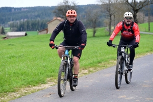 Saint-Romain-Lachalm : 440 randonneurs à pied et VTT sur le 6e Bad&#039;in Tour