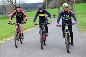 Saint-Romain-Lachalm : 440 randonneurs à pied et VTT sur le 6e Bad&#039;in Tour