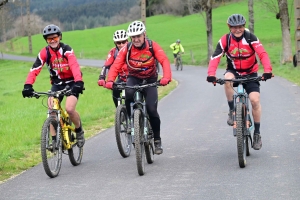 Saint-Romain-Lachalm : 440 randonneurs à pied et VTT sur le 6e Bad&#039;in Tour