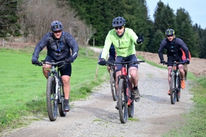 Saint-Romain-Lachalm : 440 randonneurs à pied et VTT sur le 6e Bad&#039;in Tour