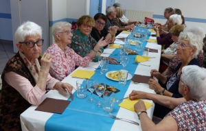 Une journée du souvenir bien remplie au club des aînés monistrolien