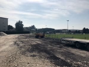 Les travaux du stade synthétique de Montfaucon-en-Velay dans les temps