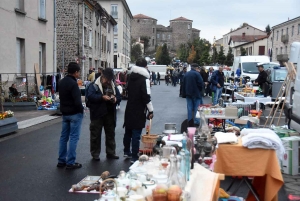 Monistol-sur-Loire : 800 mètres linéaires d&#039;objets d&#039;occasion à saisir ce dimanche