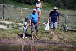 Sainte-Sigolène : des poissons et des enfants à la pêche à Vaubarlet