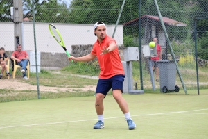 Tennis : Jules Tavernier prend sa revanche sur Matéo Rouchouse à Monistrol