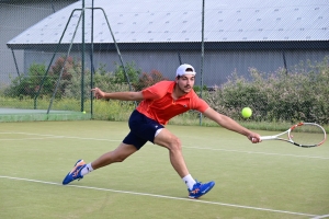 Tennis : Jules Tavernier prend sa revanche sur Matéo Rouchouse à Monistrol