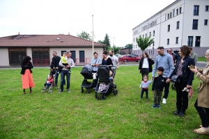 Bas-en-Basset : deux arbres fruitiers plantés pour symboliser les 31 naissances de 2022