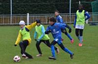 Les gardiens (en chasuble) ont formé une équipe.