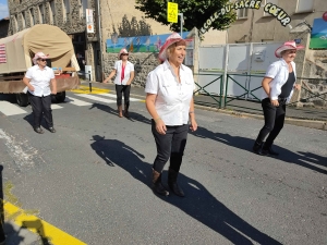 Saint-Maurice-de-Lignon : un corso ensoleillé dans la rue Nationale (vidéo)