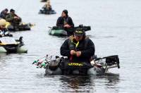 Barrage de Lavalette : 54 pêcheurs aux carnassiers sur des fauteuils flottants