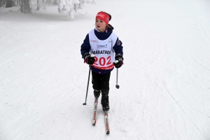 Les skieurs bravent le brouillard aux championnats de ski de fond aux Estables