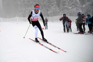 Les skieurs bravent le brouillard aux championnats de ski de fond aux Estables