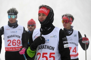 Les skieurs bravent le brouillard aux championnats de ski de fond aux Estables