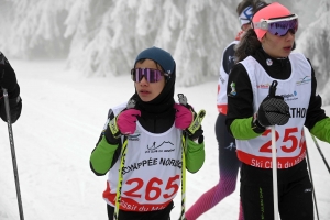 Les skieurs bravent le brouillard aux championnats de ski de fond aux Estables