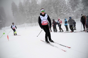 Les skieurs bravent le brouillard aux championnats de ski de fond aux Estables