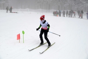 Les skieurs bravent le brouillard aux championnats de ski de fond aux Estables