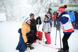 Les skieurs bravent le brouillard aux championnats de ski de fond aux Estables