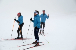 Les skieurs bravent le brouillard aux championnats de ski de fond aux Estables