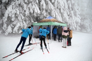 Les skieurs bravent le brouillard aux championnats de ski de fond aux Estables