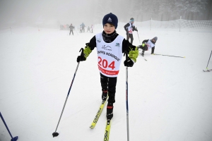 Les skieurs bravent le brouillard aux championnats de ski de fond aux Estables