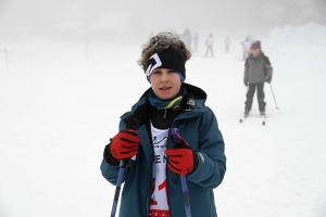 Les skieurs bravent le brouillard aux championnats de ski de fond aux Estables