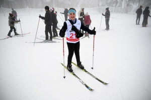 Les skieurs bravent le brouillard aux championnats de ski de fond aux Estables