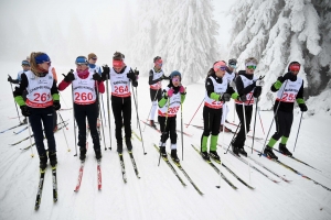 Les skieurs bravent le brouillard aux championnats de ski de fond aux Estables