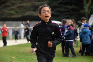 Yssingeaux : les 270 élèves de l&#039;école élémentaire publique à la course des droits de l&#039;enfant