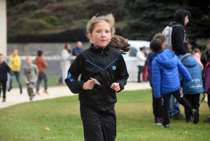 Yssingeaux : les 270 élèves de l&#039;école élémentaire publique à la course des droits de l&#039;enfant