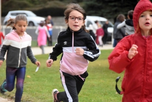 Yssingeaux : les 270 élèves de l&#039;école élémentaire publique à la course des droits de l&#039;enfant