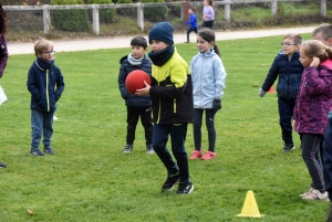 Yssingeaux : les 270 élèves de l&#039;école élémentaire publique à la course des droits de l&#039;enfant