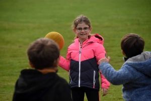 Yssingeaux : les 270 élèves de l&#039;école élémentaire publique à la course des droits de l&#039;enfant