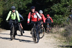 Saint-Julien-Chapteuil : plus de 700 randonneurs sur la Traversée des Sucs