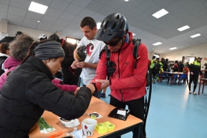 Saint-Julien-Chapteuil : plus de 700 randonneurs sur la Traversée des Sucs