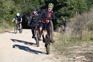 Saint-Julien-Chapteuil : plus de 700 randonneurs sur la Traversée des Sucs