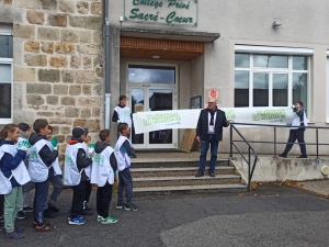 Sainte-Sigolène : écoliers et collégiens nettoient la nature