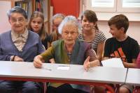 Monistrol-sur-Loire : des contes écrits à plusieurs mains entre écoliers et seniors