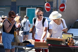 Yssingeaux : 180 exposants au vide-greniers en centre-ville et des animations folkloriques