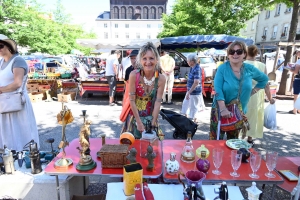 Yssingeaux : 180 exposants au vide-greniers en centre-ville et des animations folkloriques