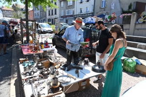 Yssingeaux : 180 exposants au vide-greniers en centre-ville et des animations folkloriques