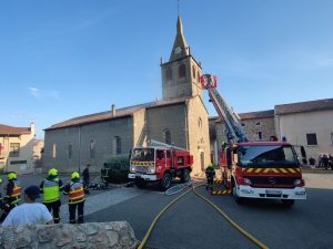 Au coeur d&#039;un exercice d&#039;ampleur des pompiers à Tiranges (vidéo)