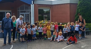 Bas-en-Basset : les maternelles de l&#039;école Louise-Michel reçoivent le prix des « petits jardiniers »