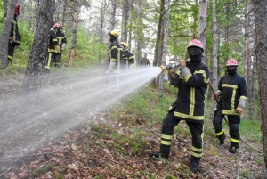 Un entraînement d&#039;envergure des pompiers à Saint-Maurice-de-Lignon pour combattre les feux de forêt