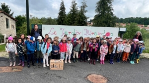 Yssingeaux : pour approndir les 5 sens, les maternelles de Saint-Gabriel visitent le Jardin Mirandou