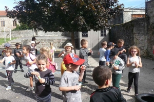 Grazac : les écoliers marchent jusqu&#039;à la caserne pour les Virades de l&#039;espoir